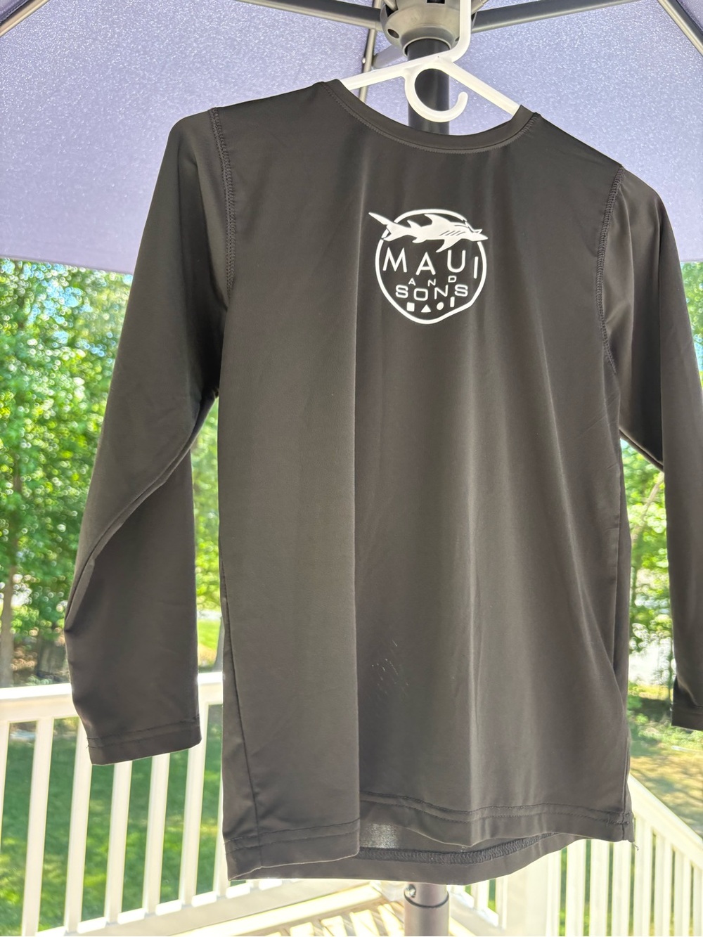 Maui and Sons Black Long-Sleeve Logo Performance Tee
